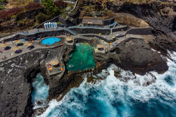 Bañarse sin pisar la playa en las Islas Canarias: sus piscinas naturales